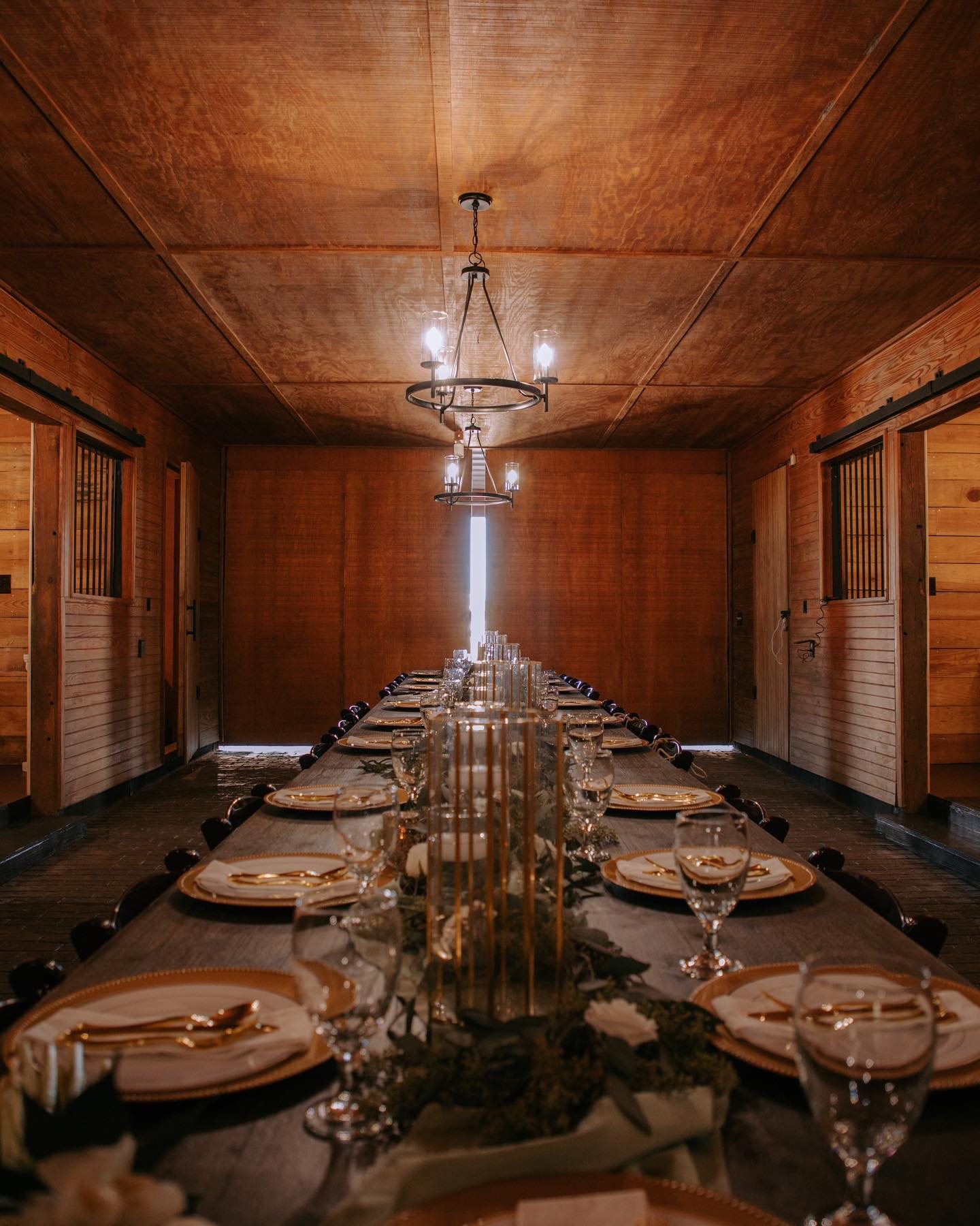 Long reception table in the barn.
